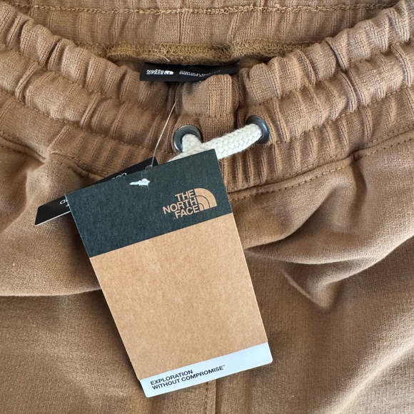 NWT Free Shipping Men’s North Face Heritage Joggers - Picture 5 of 5